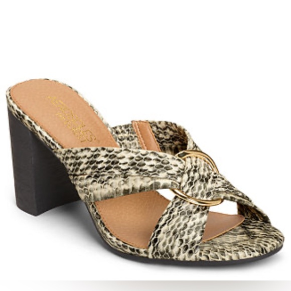 AEROSOLES Shoes - Nwot New Aerosoles High Water Snakeskin block heel slides